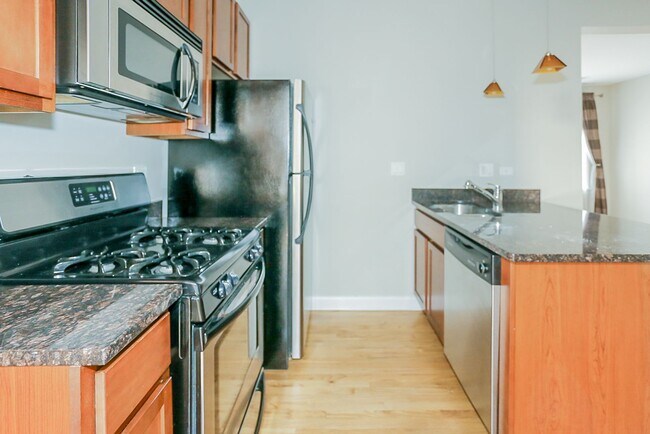 Foto del edificio - 3804 N Marshfield Ave