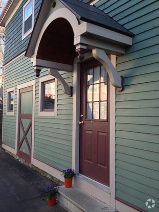 Building Photo - 66 Caroline St