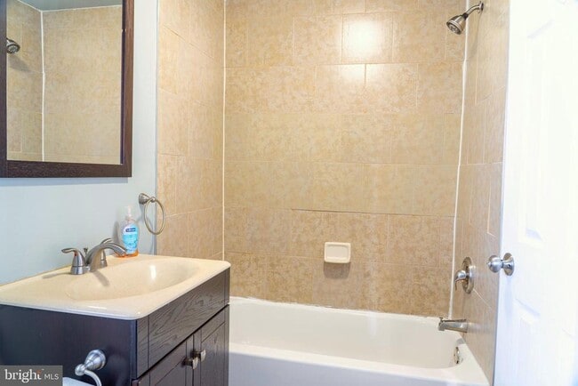 Foto del edificio - 26 Pitman Ave