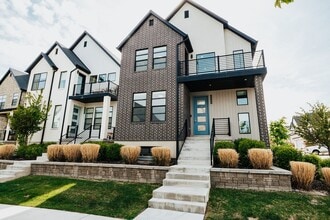 Building Photo - 2442 N Gotland Wy