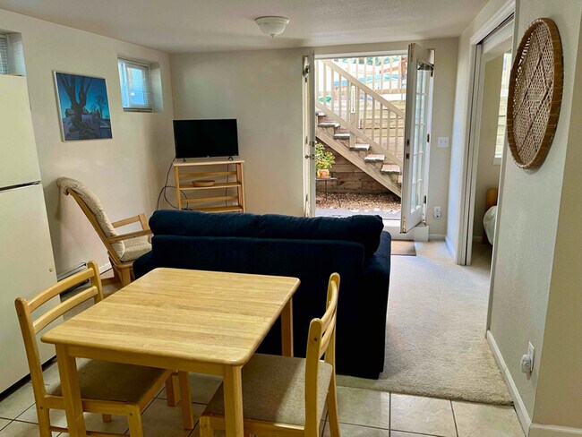 Foto del edificio - 2240 Hillsdale Cir