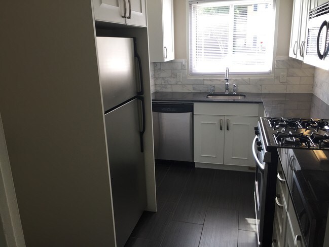 Building Photo - 10 Bucareli Dr