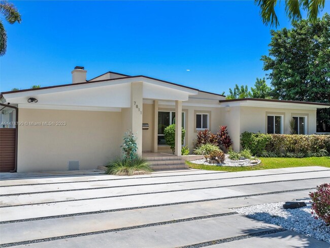 Foto del edificio - 7811 Beach View Dr