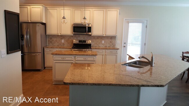 Building Photo - 5 br, 4 bath House - 235 Beckley Drive