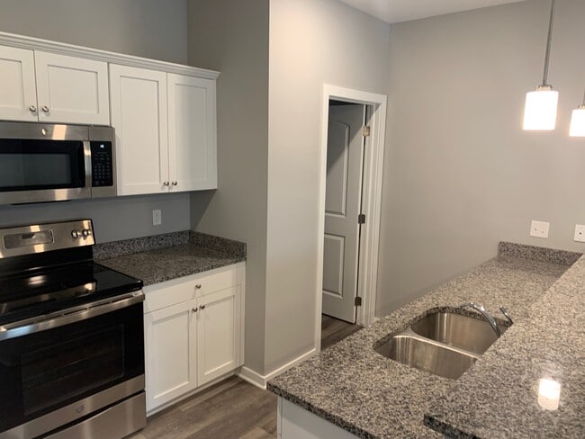 Mirasol Kitchen - Shelby Pointe Village