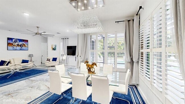 Foto del edificio - 15700 Carrera Ln