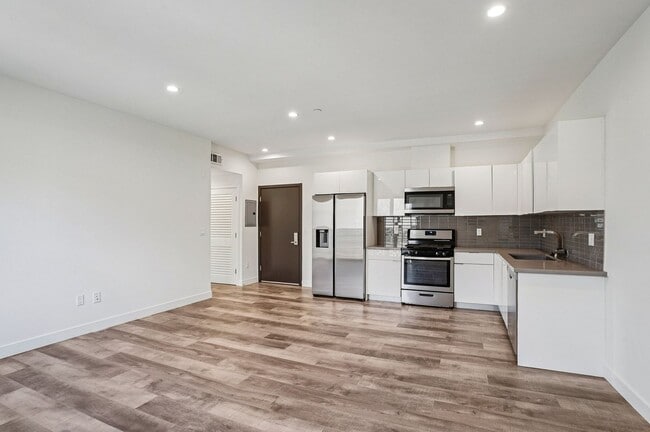 Interior Photo - 12905 Landale Street