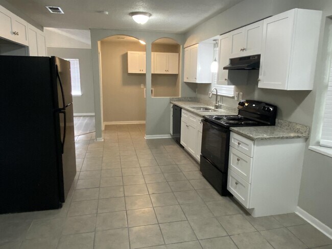 Building Photo - 6661 Apache Run