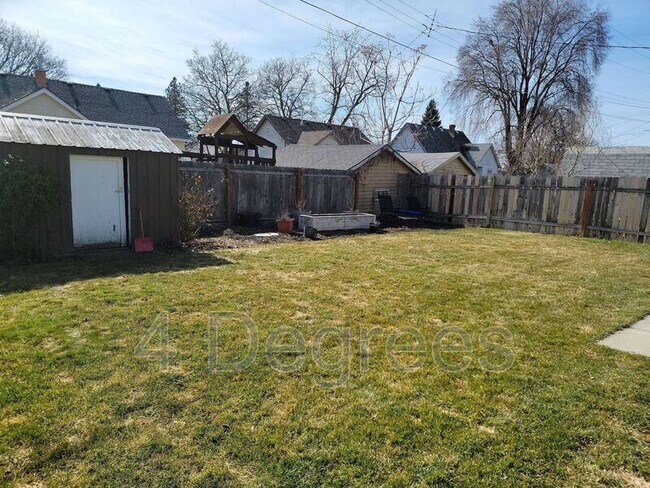 Building Photo - 117 W Glass Ave