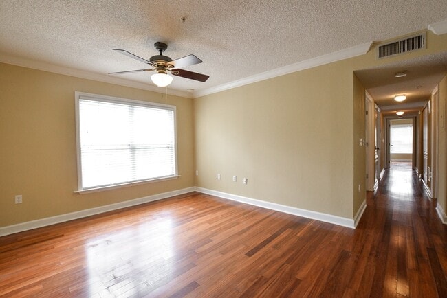 Building Photo - One Month Free- Limited Time Special!!! Miriada Condominums 3 Bed 2 Bath for Rent Near CONWAY!!!