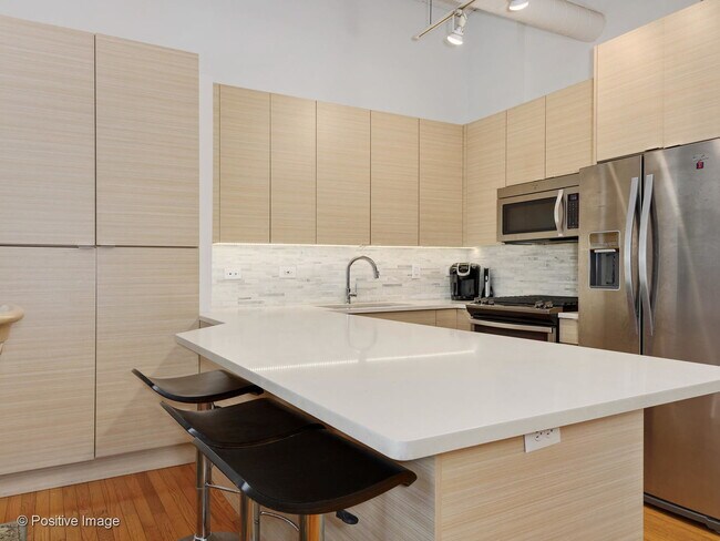 Foto del edificio - 333 W Hubbard St