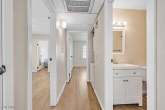 Building Photo - 5064 Jeffreys St