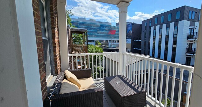Foto del edificio - Great value - Lower Allston 3 bed Near Boston Landing!
