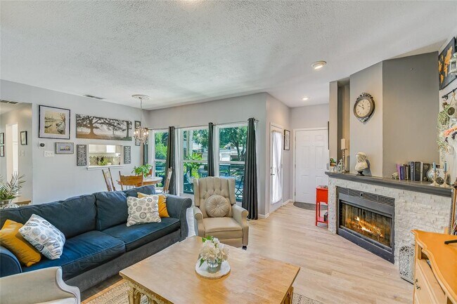 Foto del edificio - 6600 Valleyside Rd
