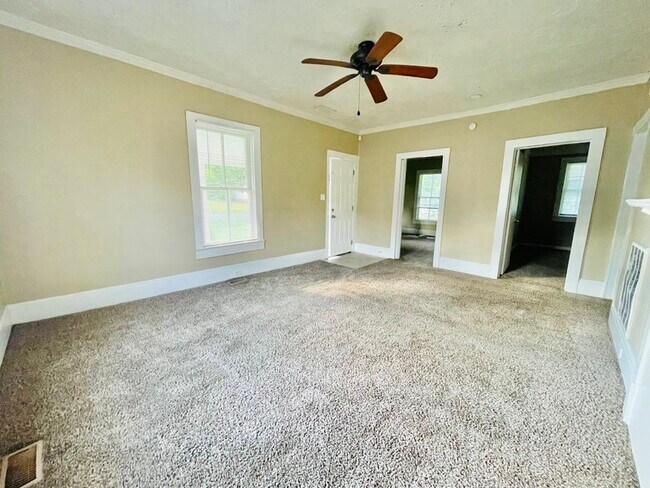 Foto del edificio - 861 Old Charlotte Rd SW