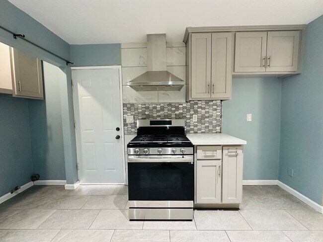 Building Photo - 761 N L St