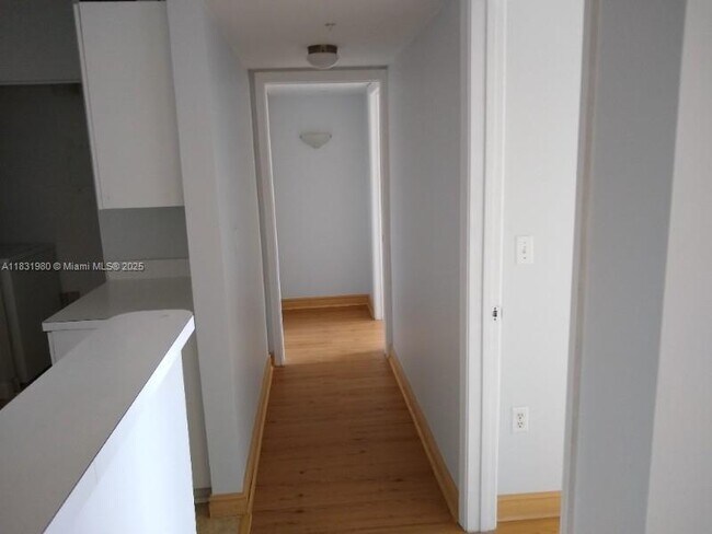 Foto del edificio - 2123 Renaissance Blvd