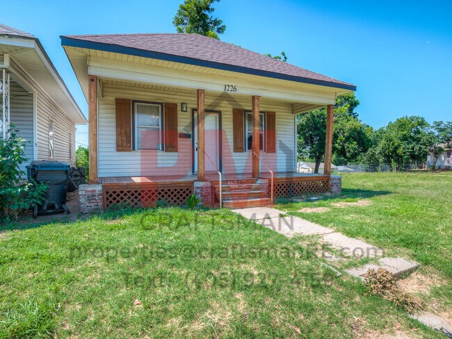 Foto del edificio - 1226 NW 8th St