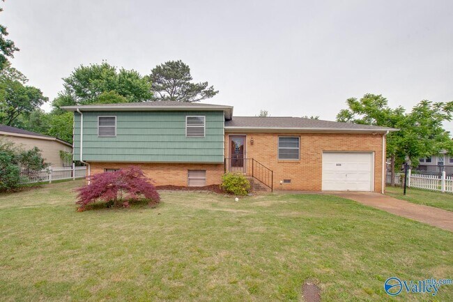 Foto del edificio - 3902 Mccalley Pl