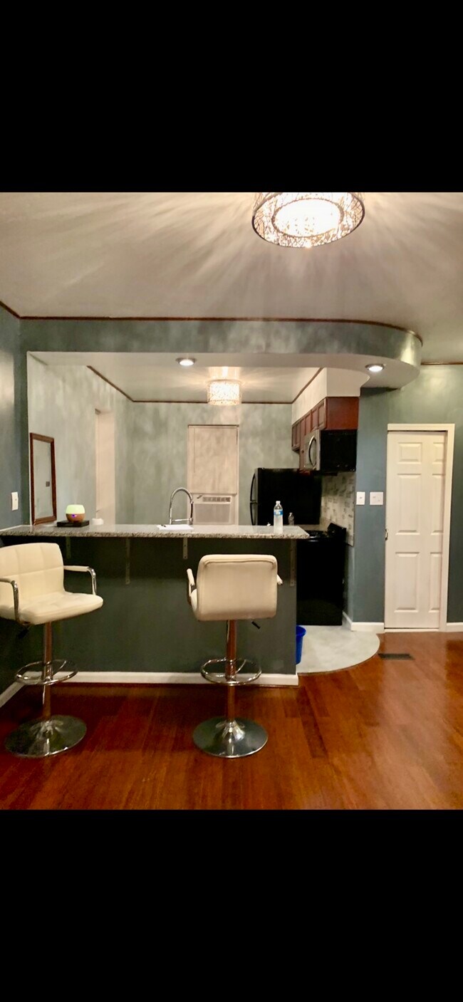 Foto del edificio - 143 Delphine St