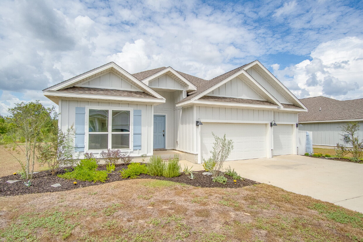 Primary Photo - Deer Run 4-Bedroom Rental with 3-Car Garag...
