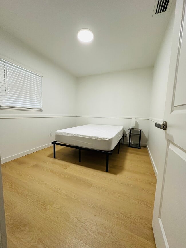 Foto del edificio - 4611 N Eddy Dr