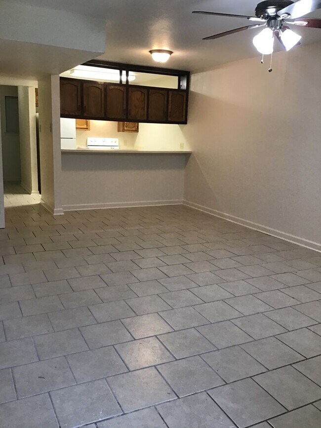 Building Photo - 7652 Bles Ave