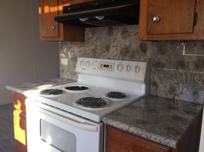 Photo - 895 Coburn Ct Apartments