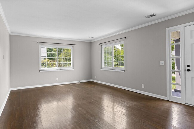 Foto del edificio - Charming Belvoir Home - 2 Bed, 1 Bath, 1 C...