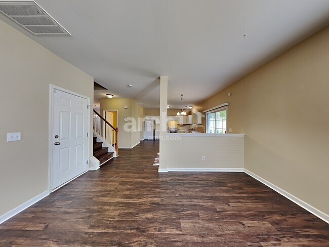 Foto del edificio - 7036 Spanglers Spring Way