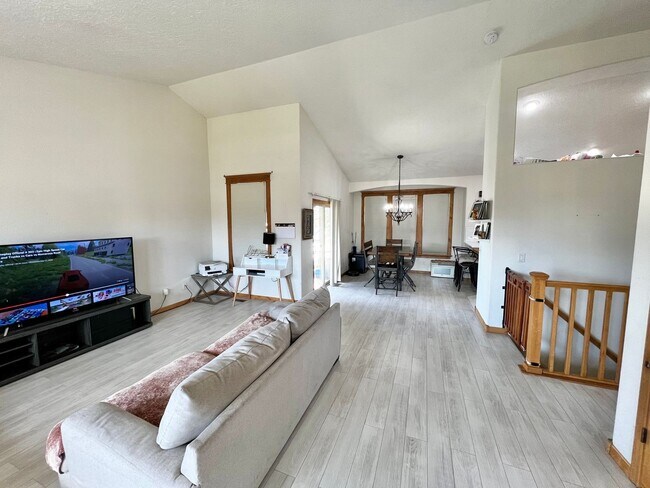 Foto del edificio - Gorgeous 3 bed, 2.5 bath Ranch Home