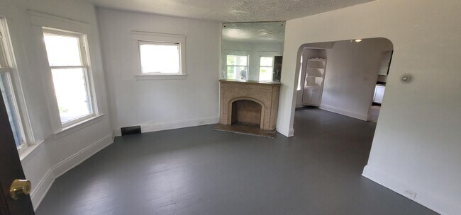 Foto del edificio - 626 E 130th St