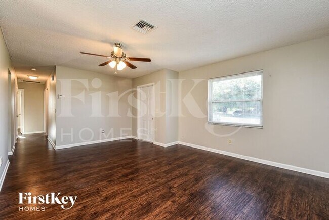 Building Photo - 18150 Adams Cir