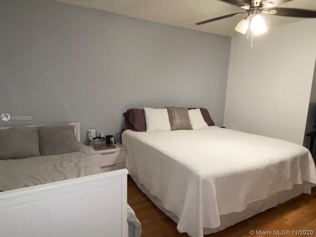 Foto del edificio - 2850 Forest Hills Blvd