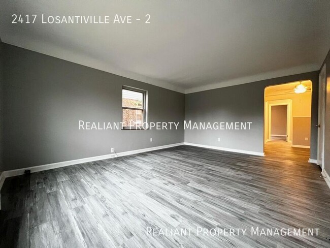 Foto del edificio - 2417 Losantiville Ave