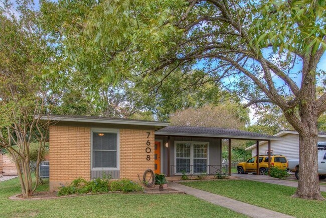 Foto del edificio - 7608 Delafield Ln