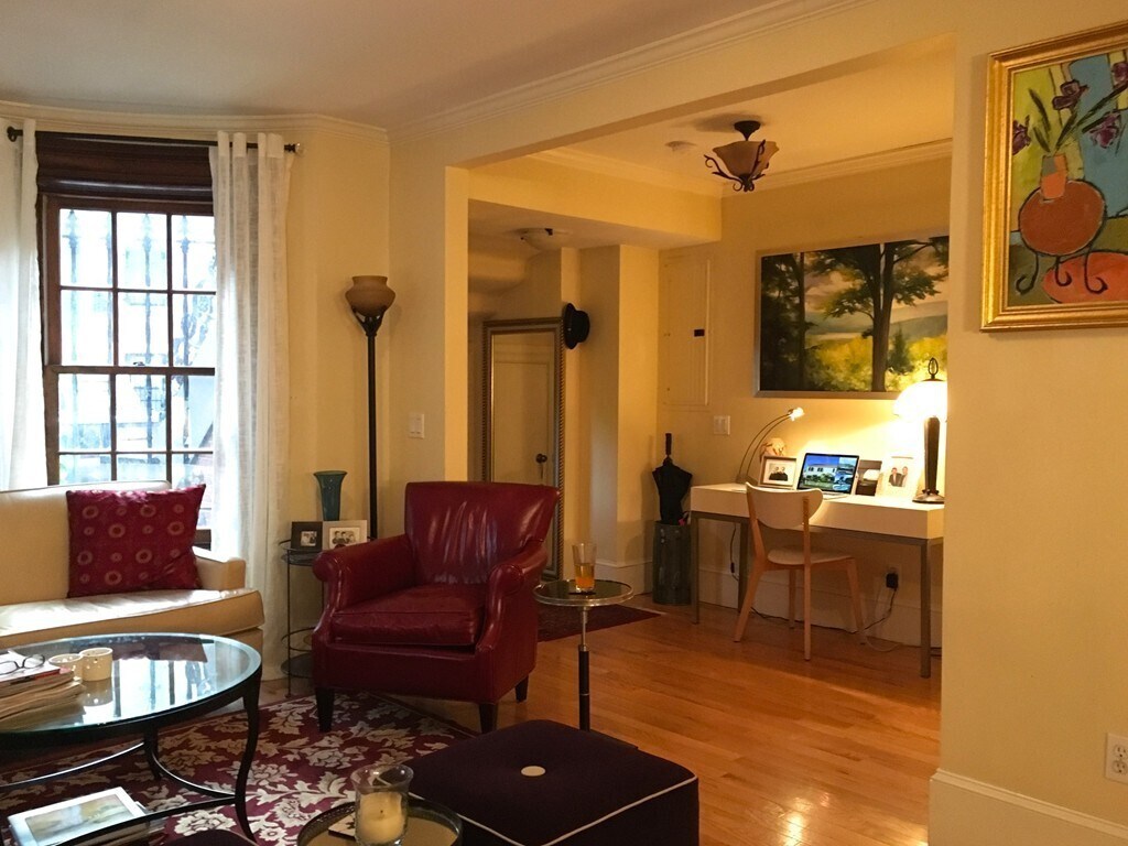Primary Photo - 124 Pembroke St
