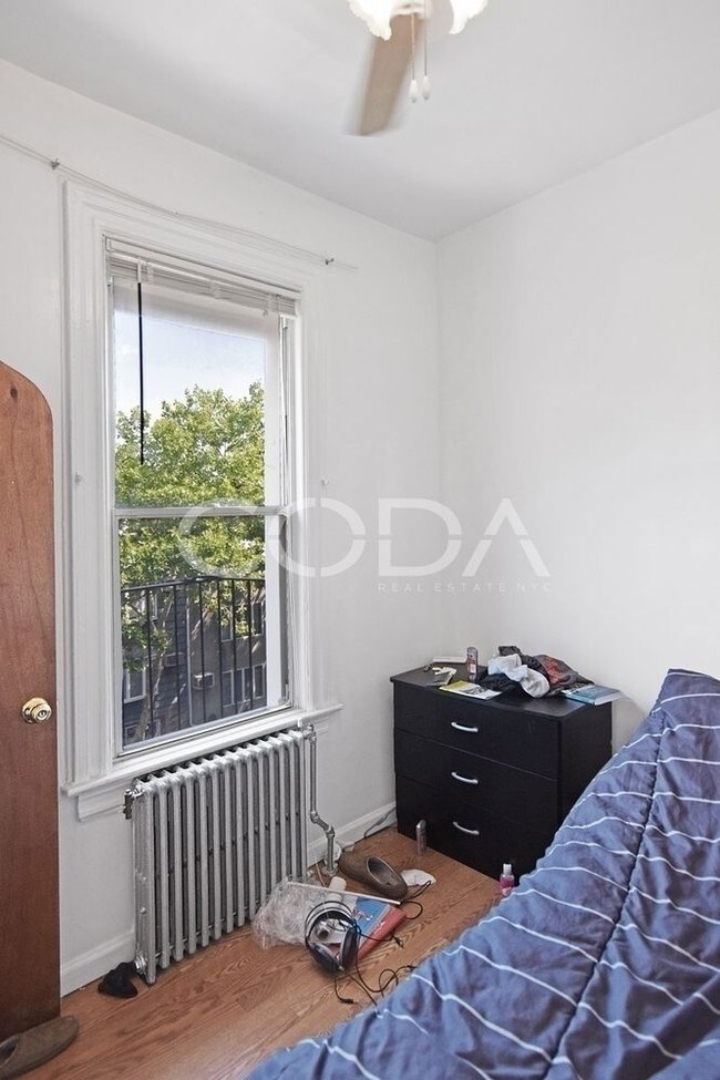 Building Photo - 72 Skillman Ave