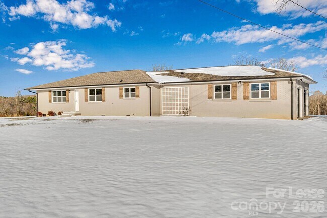 Building Photo - 2765 Long Cir