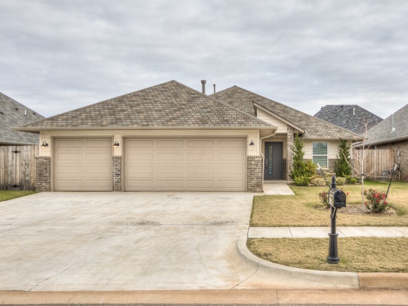 Primary Photo - 16704 Doyle Dr