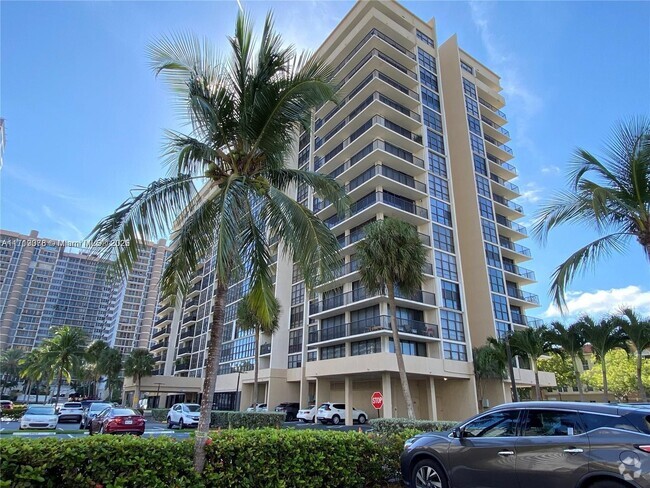 Building Photo - 2049 S Ocean Dr