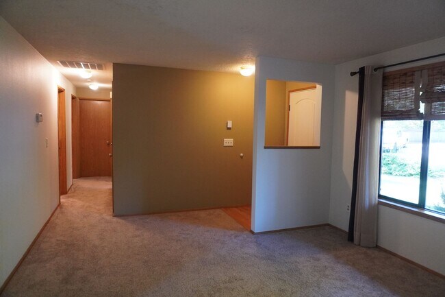 Foto del edificio - 4631 NW Lincoln Ave