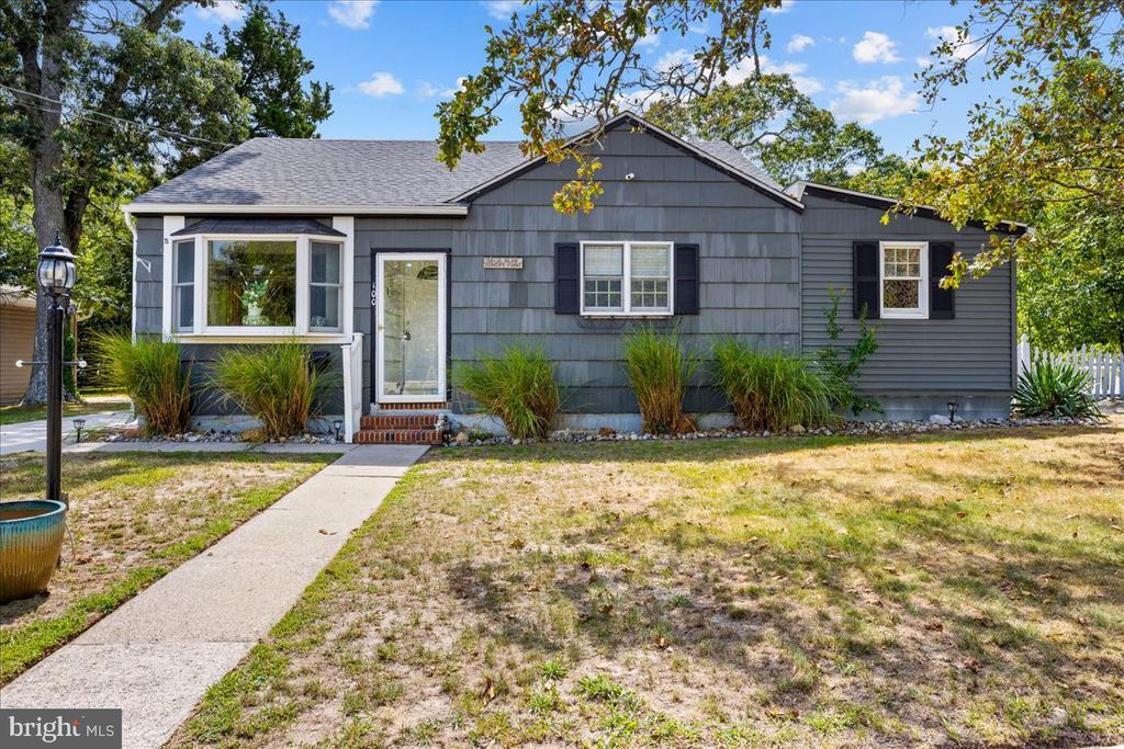 Foto principal - 100 E Cedar Ave