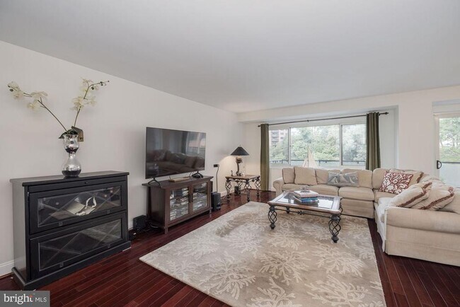 Foto del edificio - 4201 Cathedral Ave NW