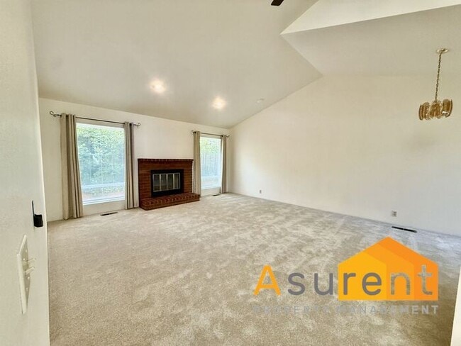 Building Photo - Charming 3-bedroom, 2-bath Ashland Home
