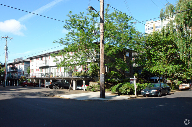 Building Photo - Lloyd District Condominium