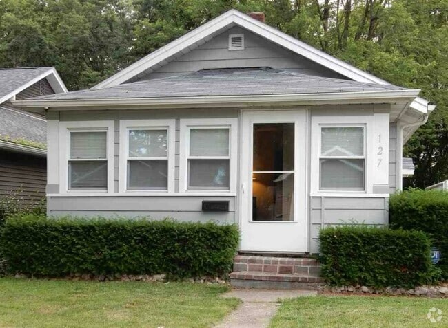 Building Photo - 127 Lawndale Ave