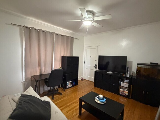 Foto del edificio - 4107 N Bernard St