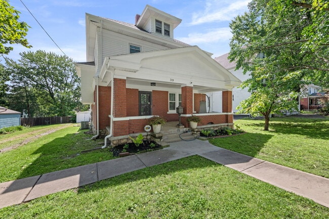 Building Photo - 319 N Delaware St