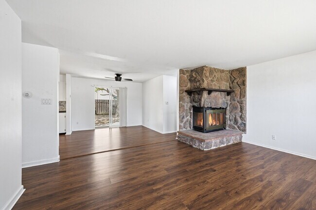 Foto del edificio - $2,140.95 - 3 bed/1 bath Home in Berthoud with a large backyard